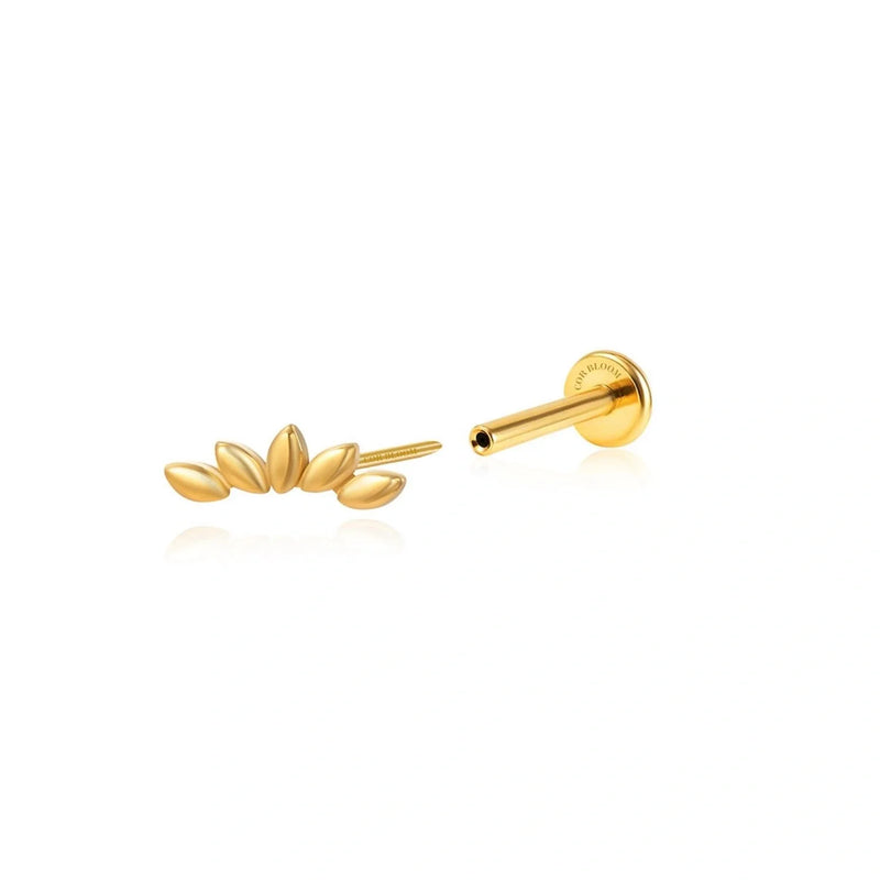 Stud per Piercing Piatto a Curva con Cinque Petali in Titanio