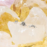 Stud per Piercing Piatto a Curva con Cinque Petali in Titanio