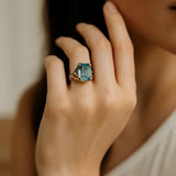 Anello in Zirconia Blu Rosa Antico