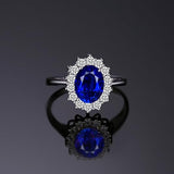 Anello Classico con Zaffiro Halo