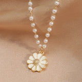 Collana con pendente a margherita di perla