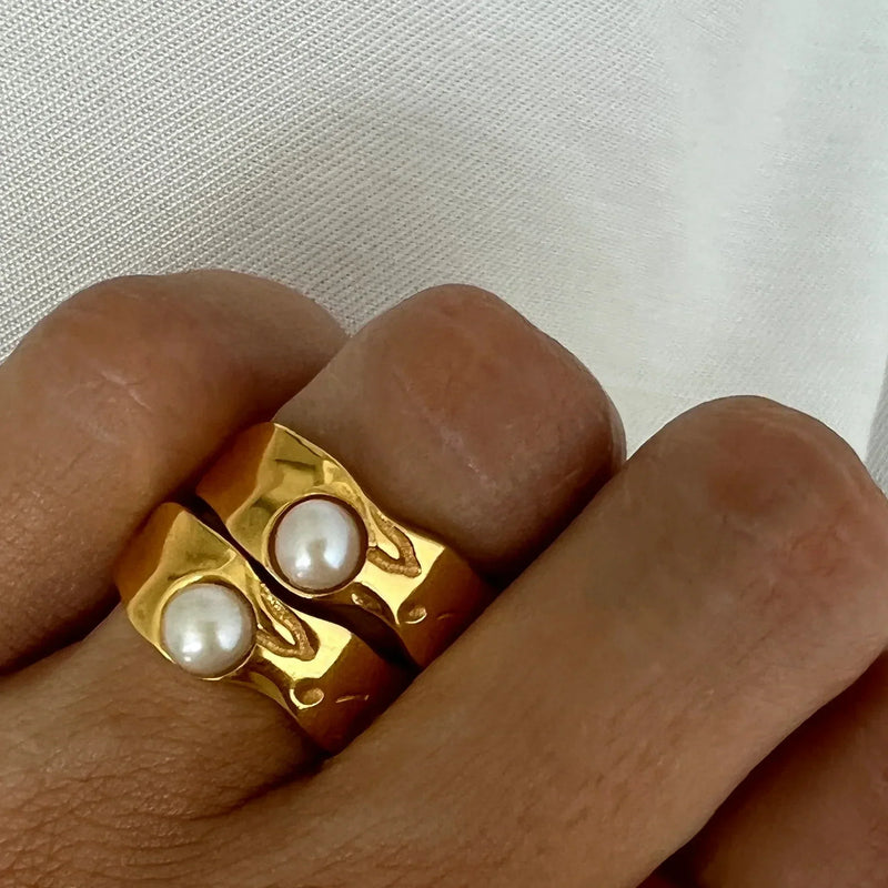 Anello in Perla d'Oro Fuso