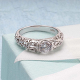 Anello Elegante in Argento e Zirconia