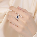 Anello Elegante in Oro Bianco con Turchese a Forma di Fiore