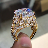 Anello Dorato con Vetro Vintage