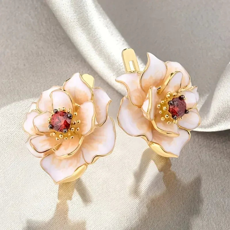 Orecchini con Zirconia Rossa a Fiore Bianco