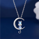 Collana a Mezzaluna in Pietra della Luna e Gatto