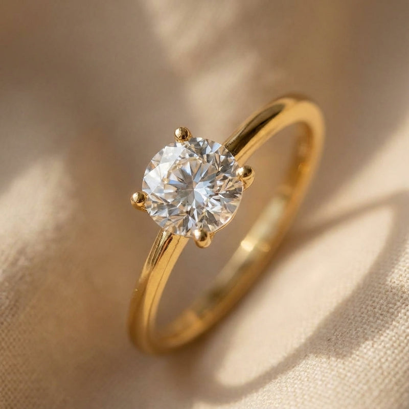 Anello in Gemma con Banda d'Oro Esclusivo